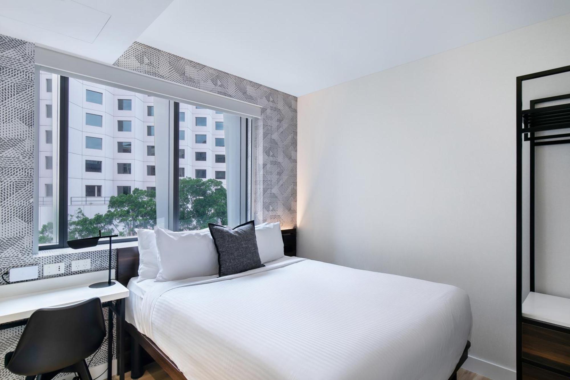 Standard Queen Room